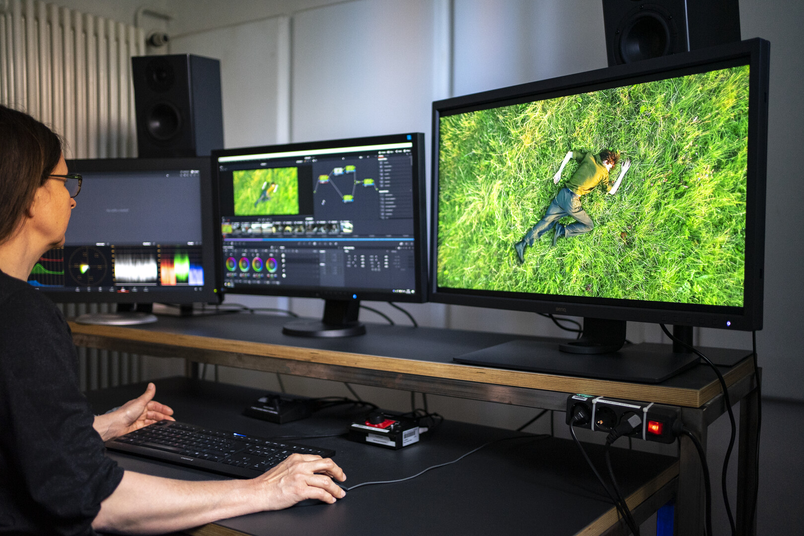 Farbkorrektur im Medialab an der Merz Akademie